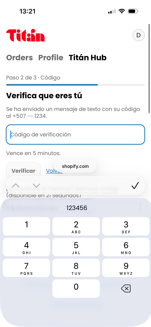 Mi Titán en el teléfono: verificación con el código enviado por SMS, con datos de prueba